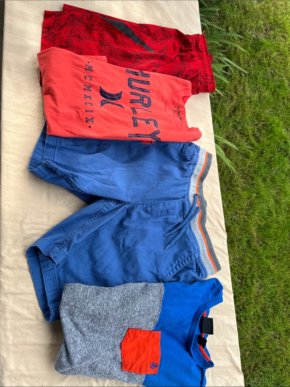 Nike/ Hurley/ Volcom shorts/ tees bundle big boys size 10-12 coordinated bundle